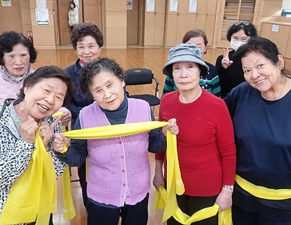 [물리치료실] 중랑 민관협치의제사업 건강취약 어르신의 만성질환 예방과 일상의 활력을 주는 “동네모임 프로그램” 21회기 진행