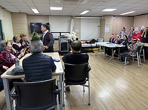 [노인사회참여지원]스마일예술봉사대 톤차임반 성탄공연 진행